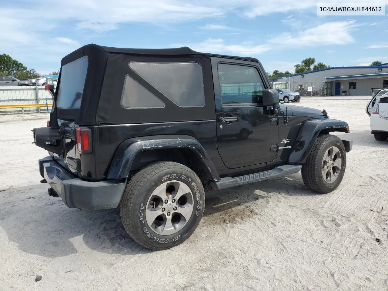 1C4AJWBGXJL844612 2018 Jeep Wrangler Sahara