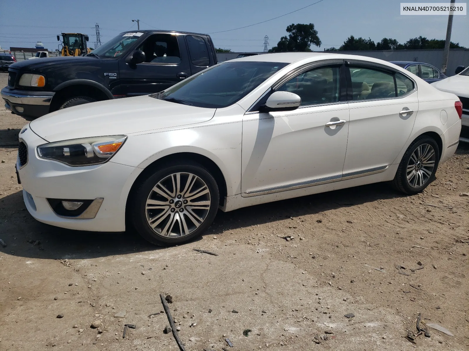 KNALN4D70G5215210 2016 Kia Cadenza Luxury