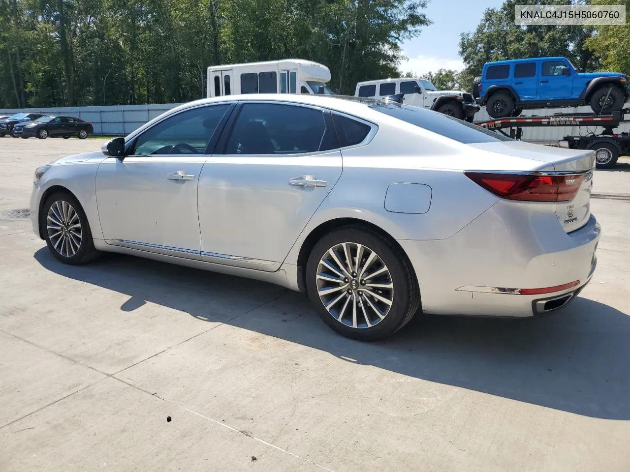 KNALC4J15H5060760 2017 Kia Cadenza Premium