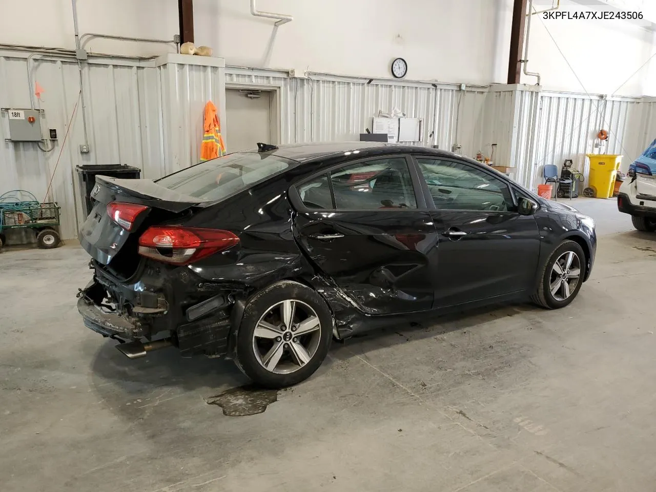 3KPFL4A7XJE243506 2018 Kia Forte Lx