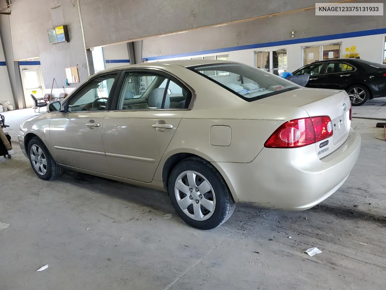 KNAGE123375131933 2007 Kia Optima Lx