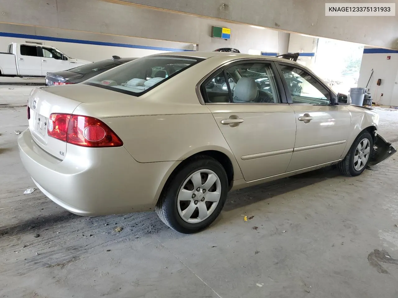 KNAGE123375131933 2007 Kia Optima Lx