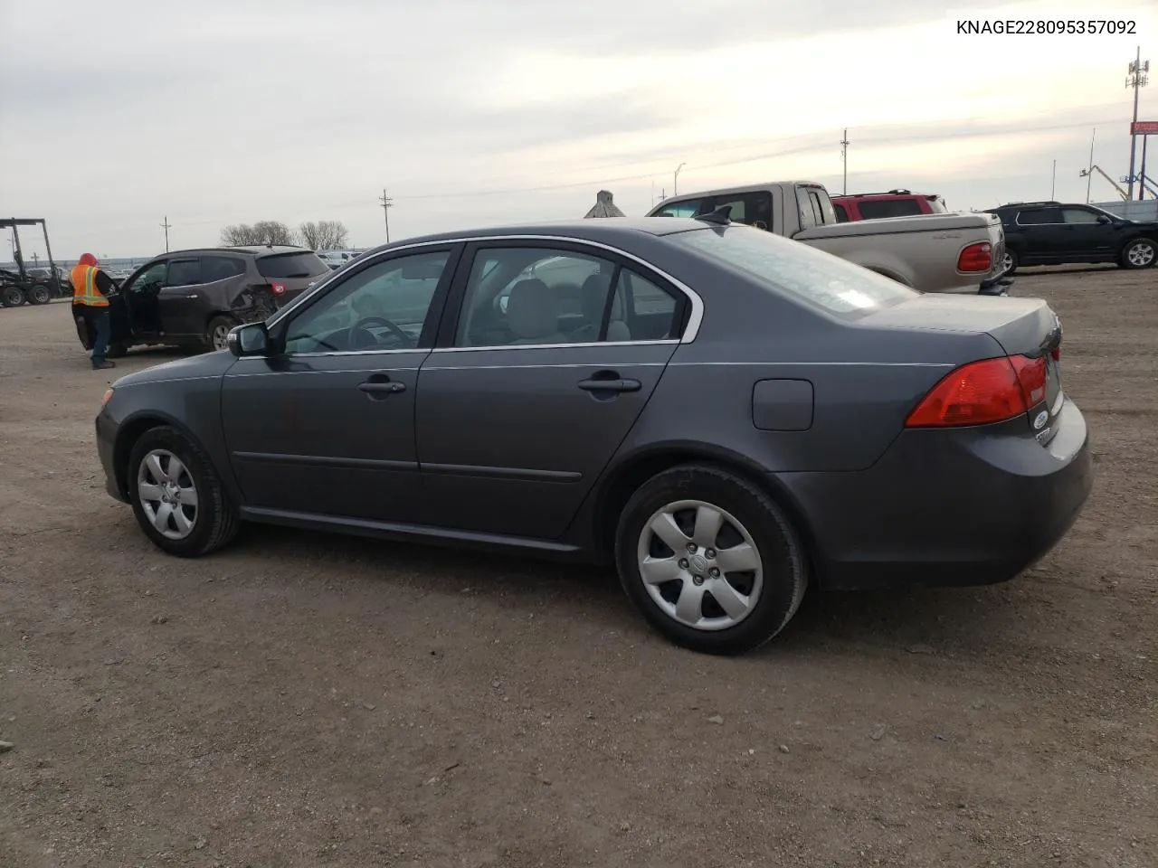 2009 Kia Optima Lx VIN: KNAGE228095357092 Lot: 51918404