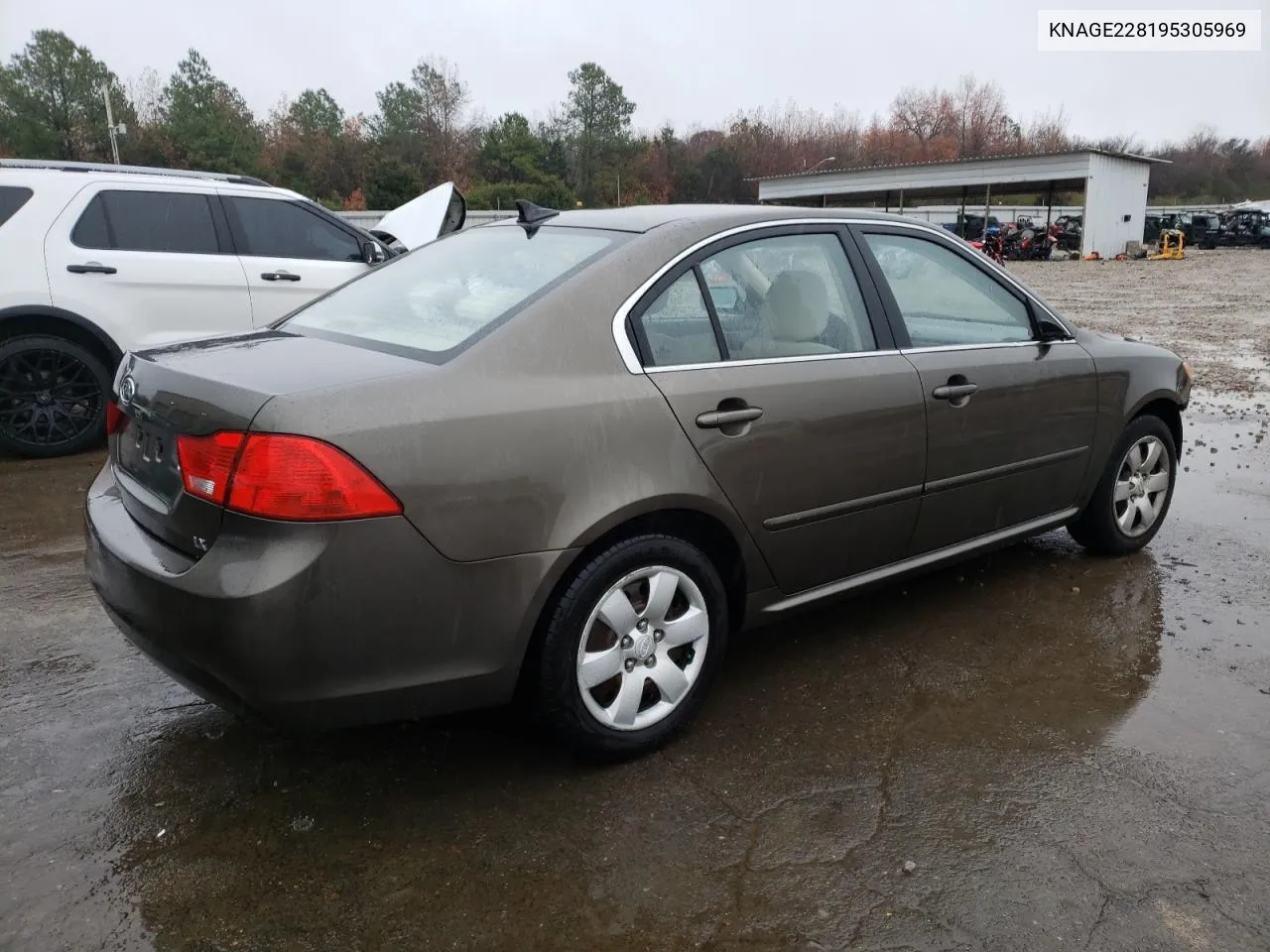 2009 Kia Optima Lx VIN: KNAGE228195305969 Lot: 62738804