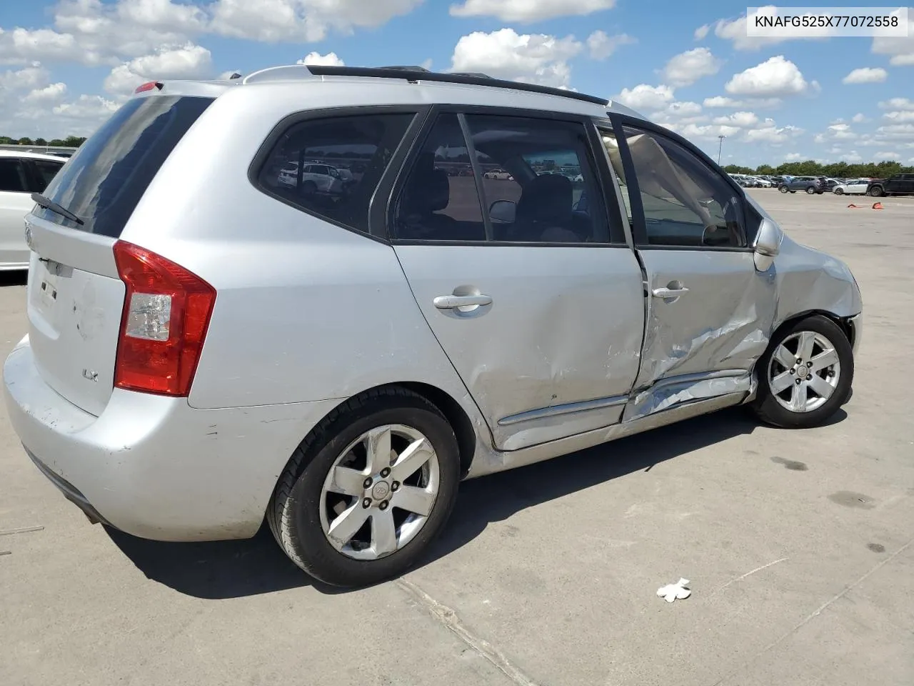 2007 Kia Rondo Base VIN: KNAFG525X77072558 Lot: 69337984