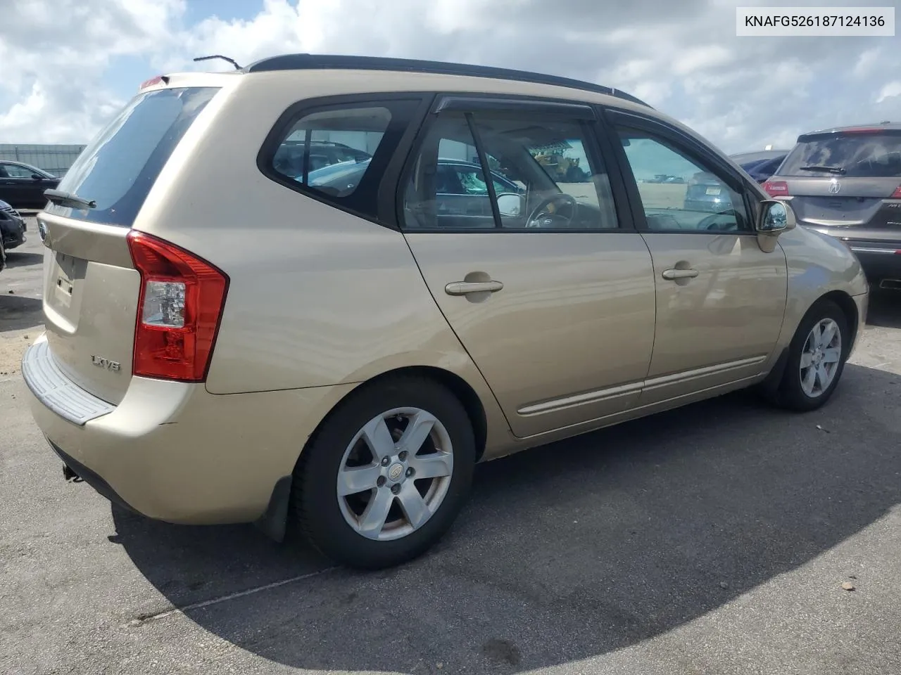 2008 Kia Rondo Lx VIN: KNAFG526187124136 Lot: 70692864