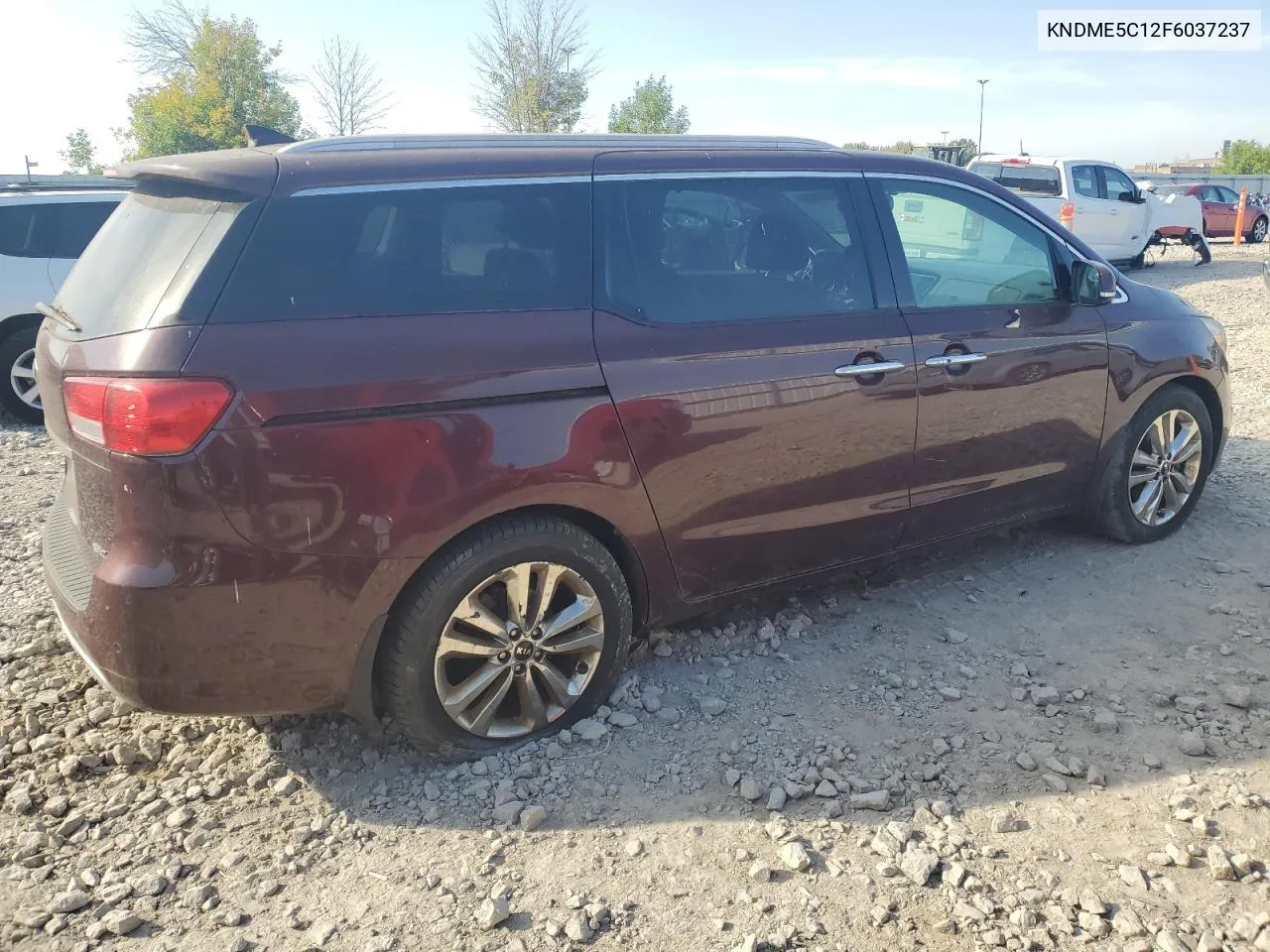 KNDME5C12F6037237 2015 Kia Sedona Sxl