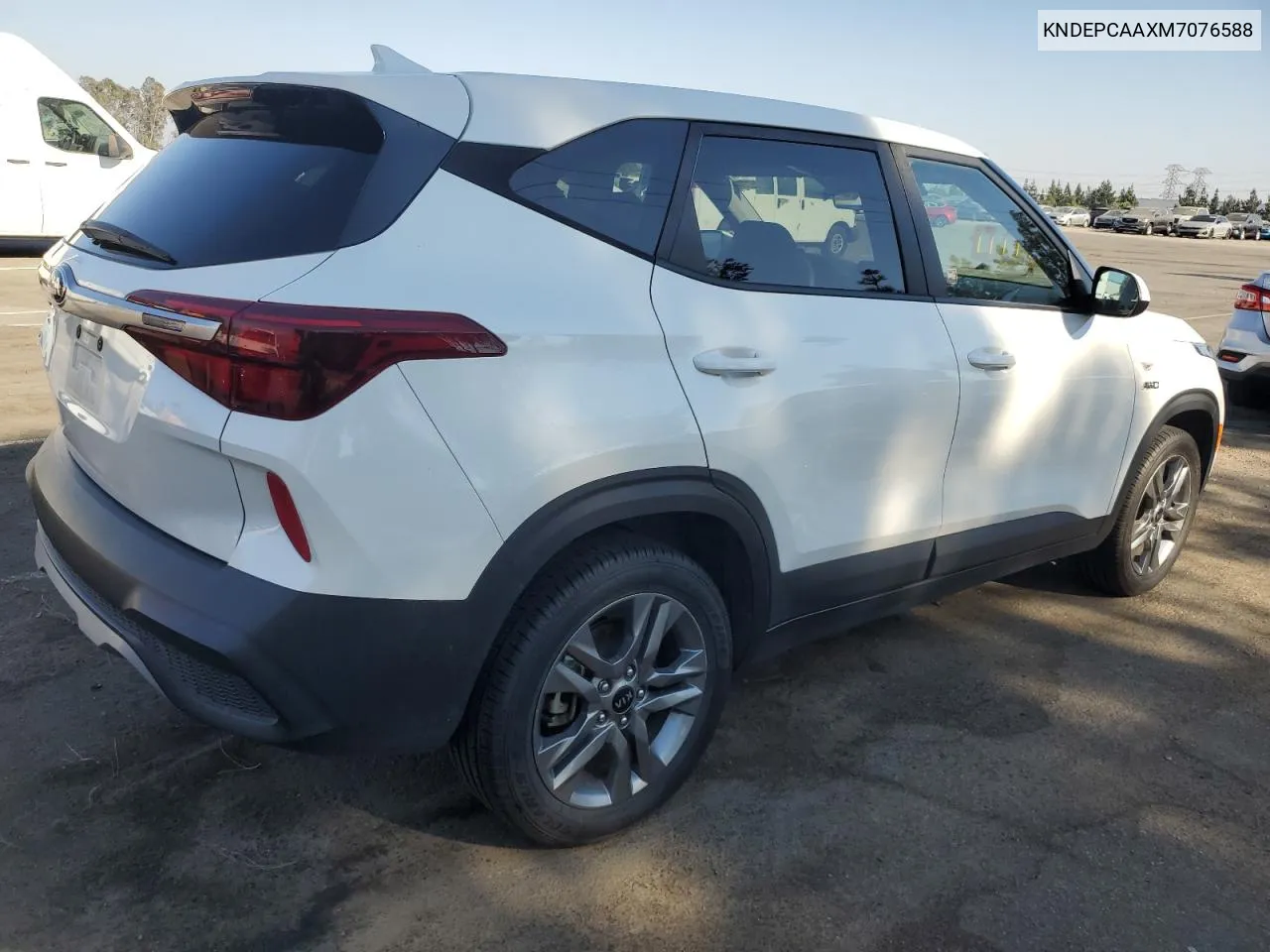 2021 Kia Seltos Lx VIN: KNDEPCAAXM7076588 Lot: 70144214