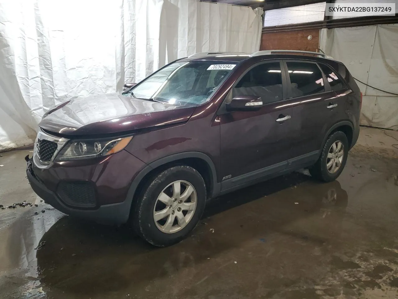 2011 Kia Sorento Base VIN: 5XYKTDA22BG137249 Lot: 70292494