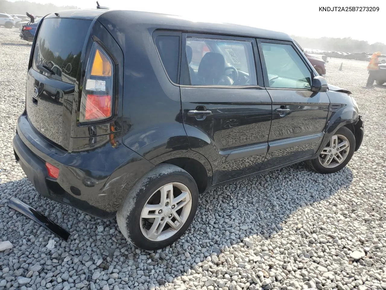 KNDJT2A25B7273209 2011 Kia Soul +