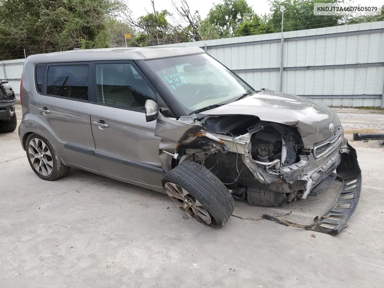 KNDJT2A66D7605079 2013 Kia Soul +