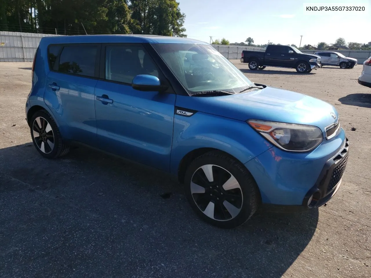 KNDJP3A55G7337020 2016 Kia Soul +