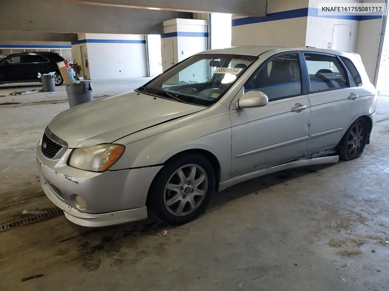 2005 Kia Spectra5 VIN: KNAFE161755081717 Lot: 68604554