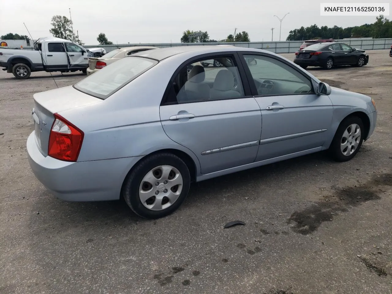 2006 Kia Spectra Lx VIN: KNAFE121165250136 Lot: 67966364