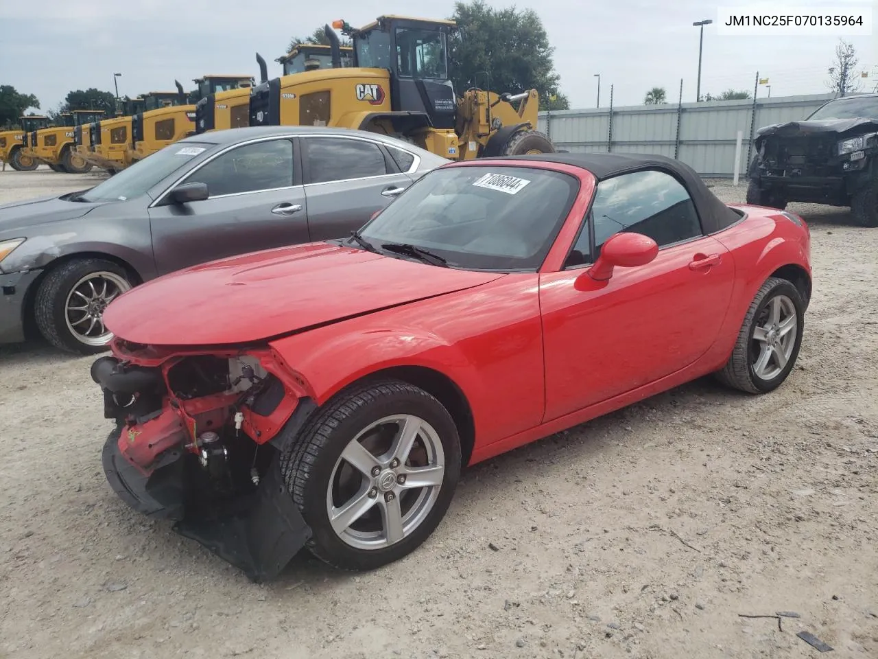 2007 Mazda Mx-5 Miata VIN: JM1NC25F070135964 Lot: 71086044