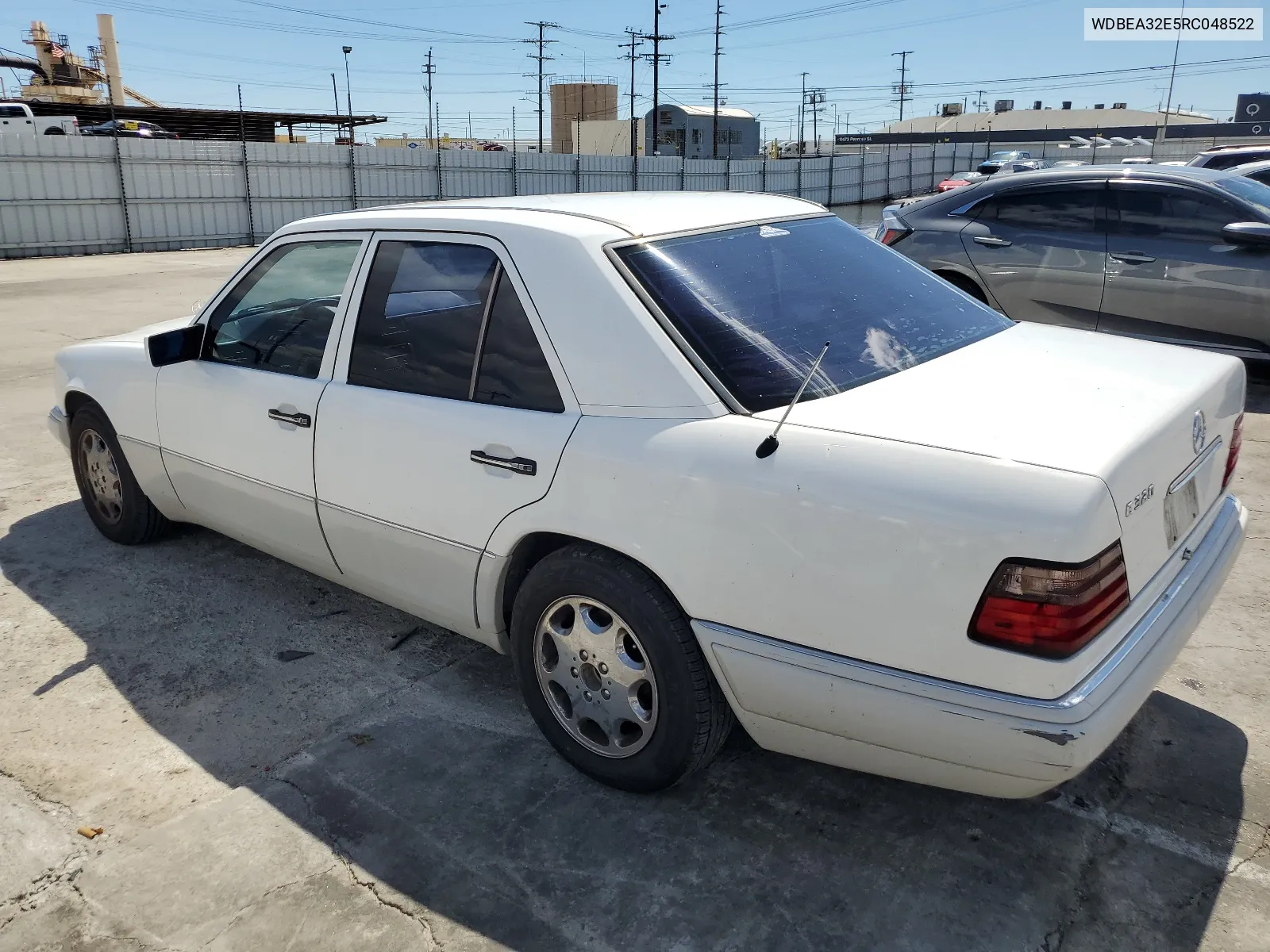 1994 Mercedes-Benz E 320 VIN: WDBEA32E5RC048522 Lot: 47426734