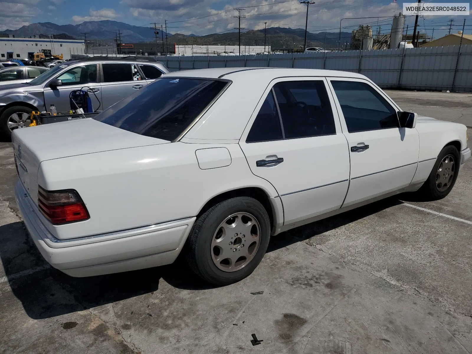 WDBEA32E5RC048522 1994 Mercedes-Benz E 320