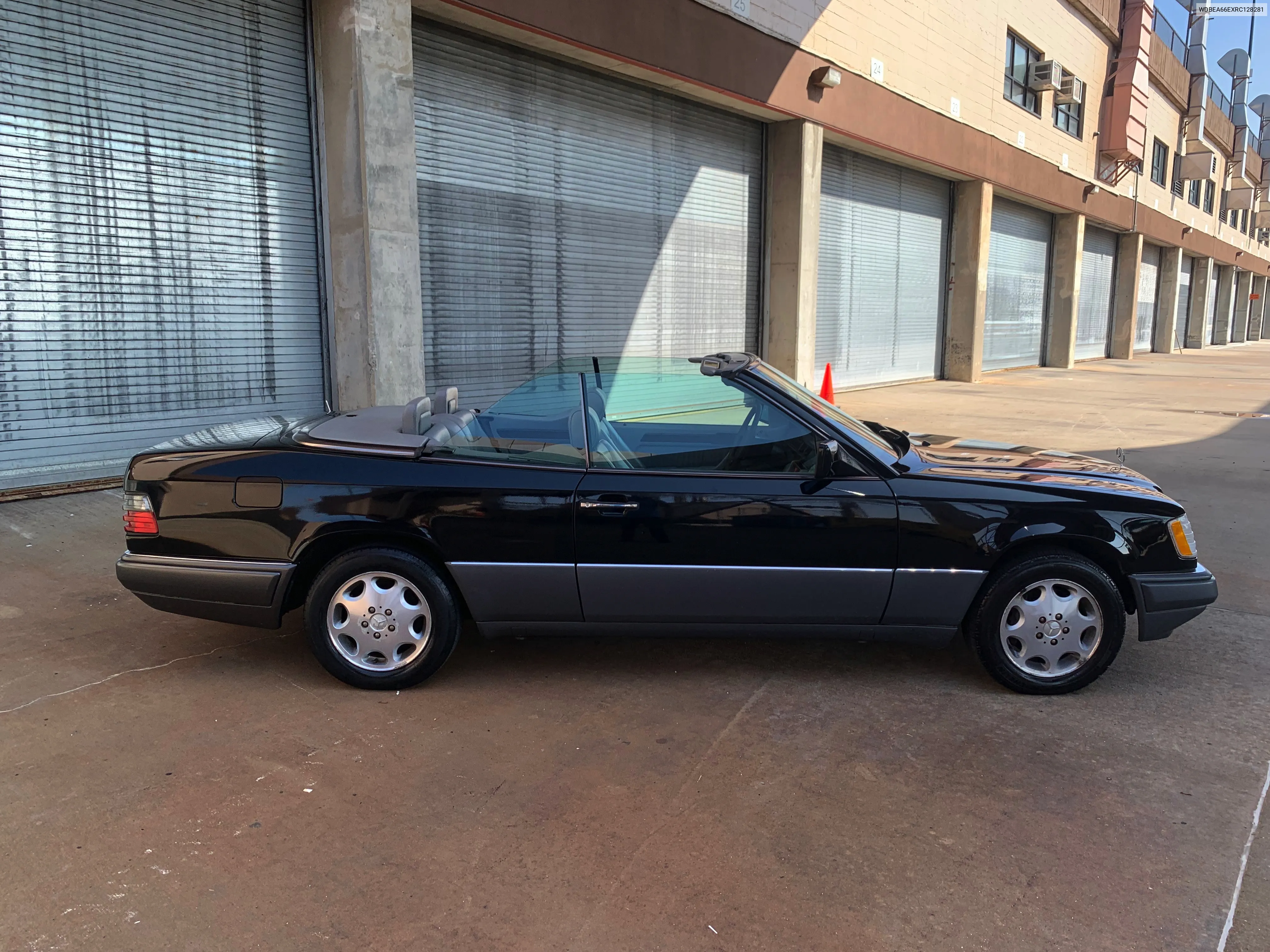 WDBEA66EXRC128281 1994 Mercedes-Benz E 320