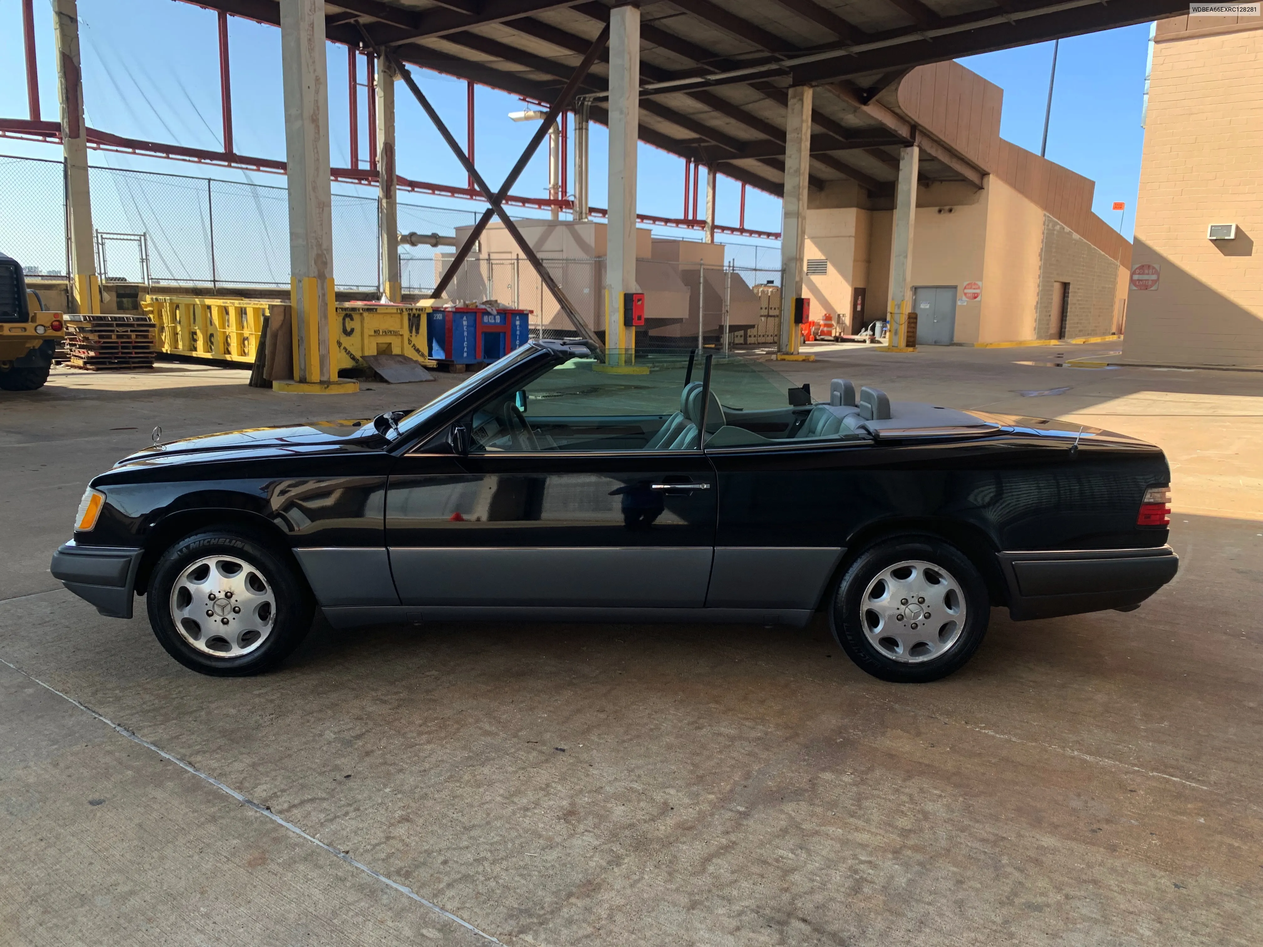 WDBEA66EXRC128281 1994 Mercedes-Benz E 320