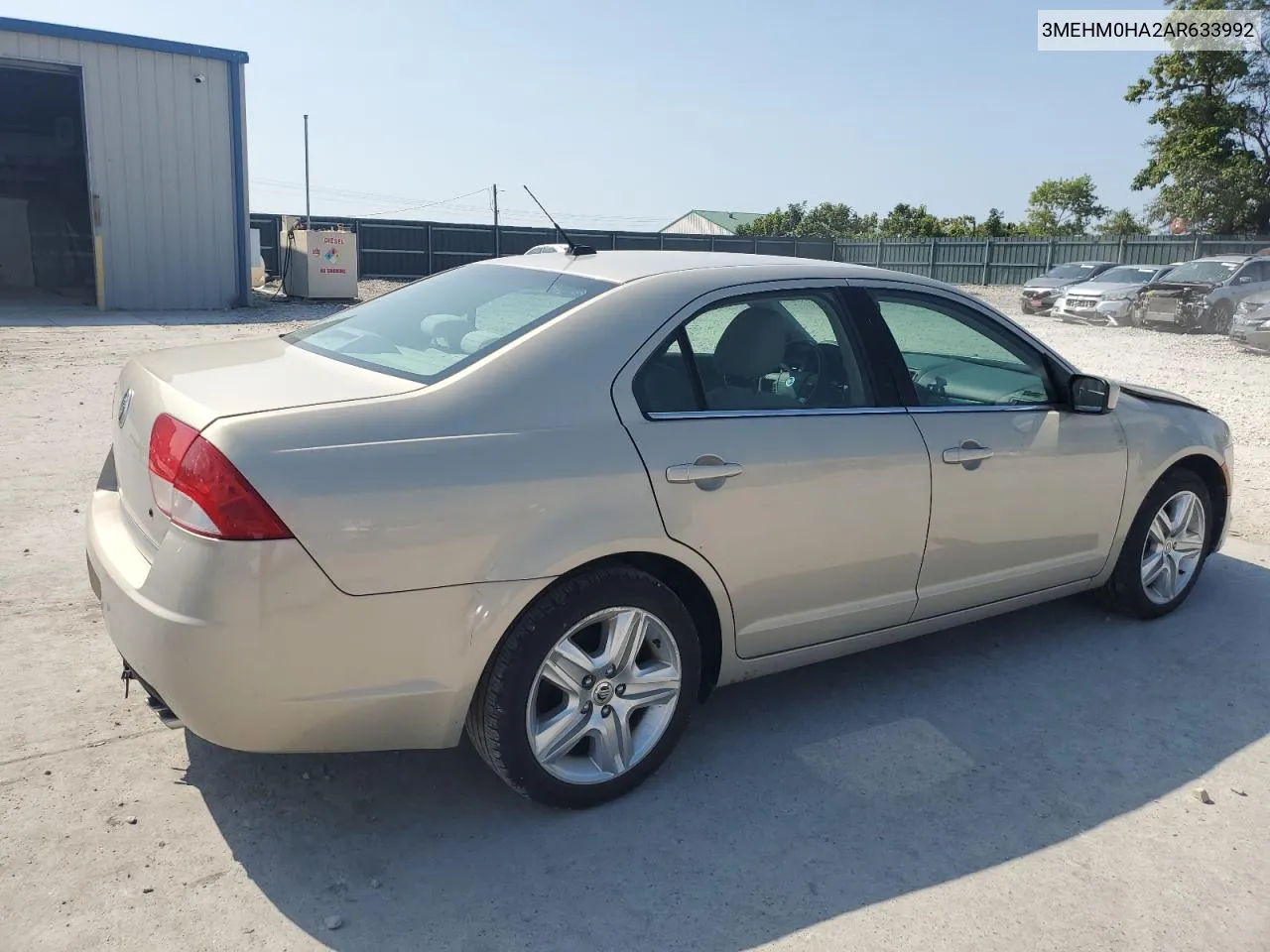 2010 Mercury Milan VIN: 3MEHM0HA2AR633992 Lot: 68164104