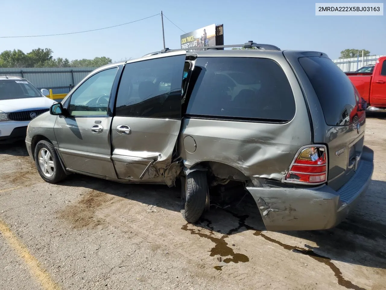 2MRDA222X5BJ03163 2005 Mercury Monterey Luxury