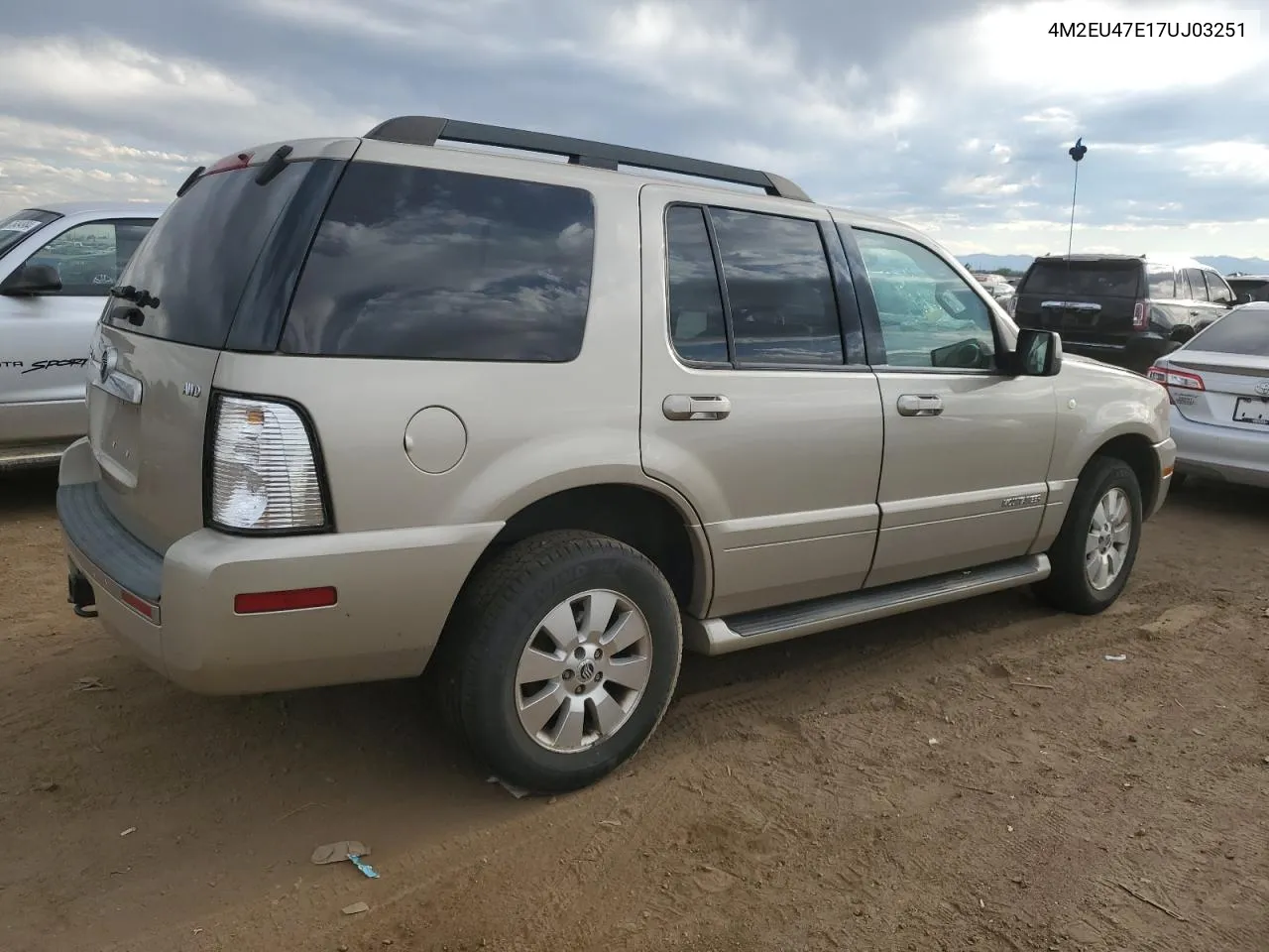 4M2EU47E17UJ03251 2007 Mercury Mountaineer Luxury