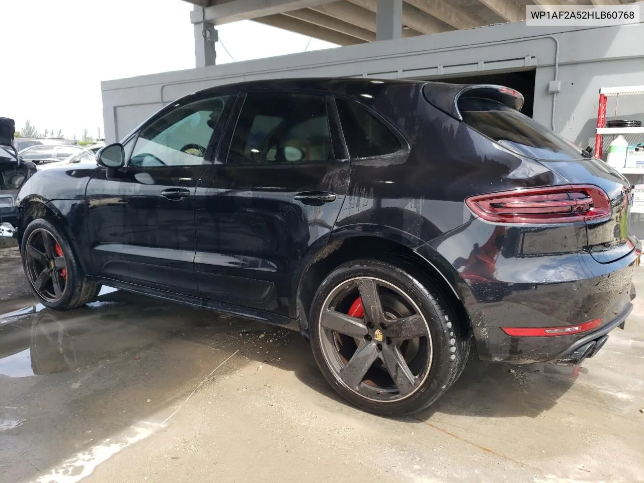 2017 Porsche Macan Turbo VIN: WP1AF2A52HLB60768 Lot: 70999334