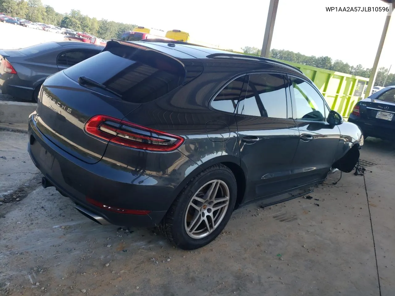 WP1AA2A57JLB10596 2018 Porsche Macan