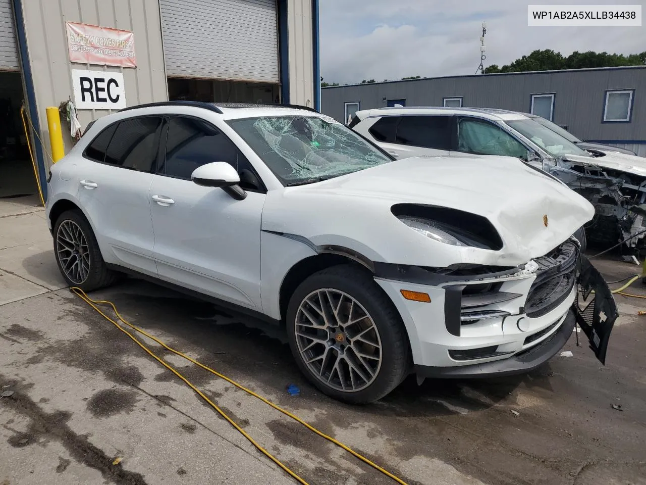 2020 Porsche Macan S VIN: WP1AB2A5XLLB34438 Lot: 65343094