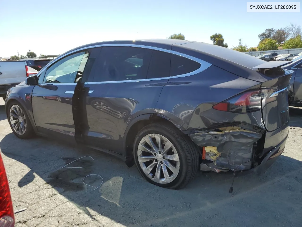 2020 Tesla Model X VIN: 5YJXCAE21LF286095 Lot: 71318384