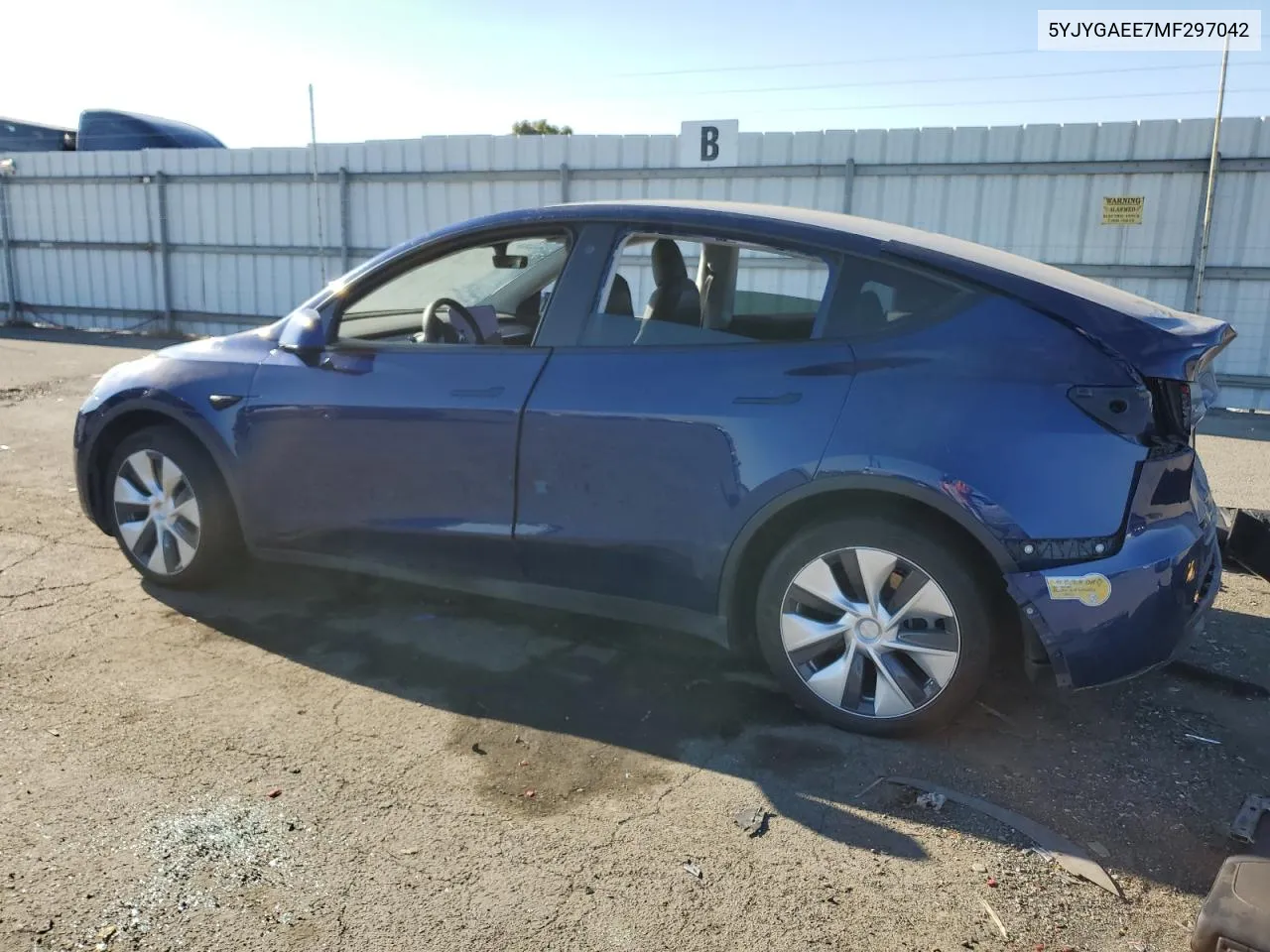 5YJYGAEE7MF297042 2021 Tesla Model Y