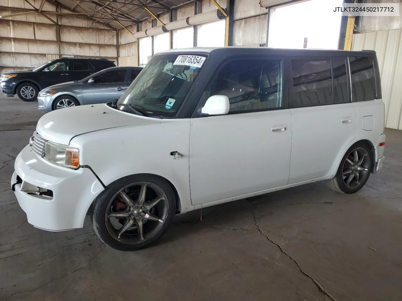 2005 Toyota Scion Xb VIN: JTLKT324450217712 Lot: 70816354