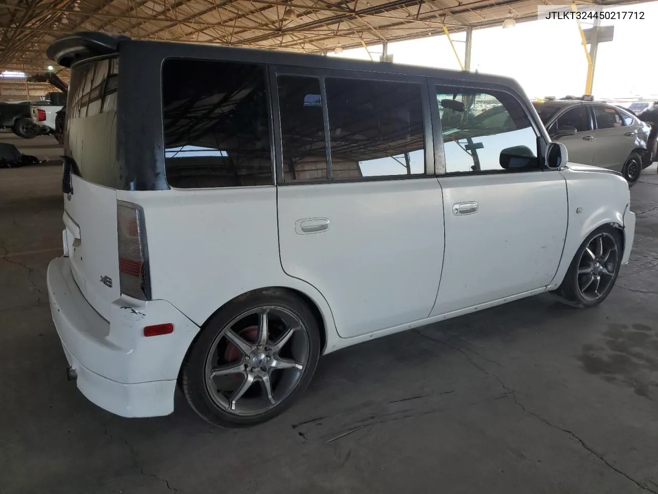 2005 Toyota Scion Xb VIN: JTLKT324450217712 Lot: 70816354