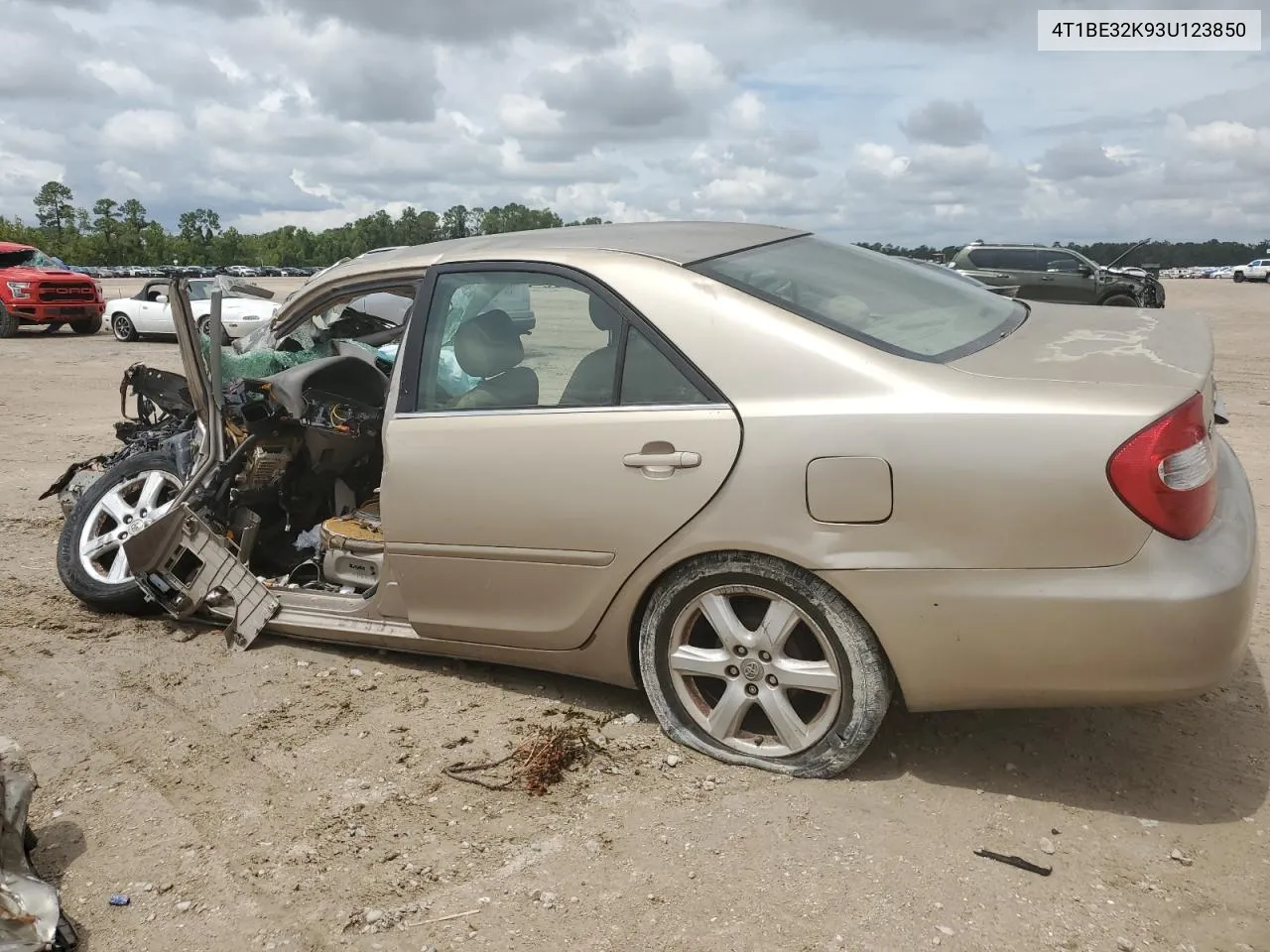 4T1BE32K93U123850 2003 Toyota Camry Le