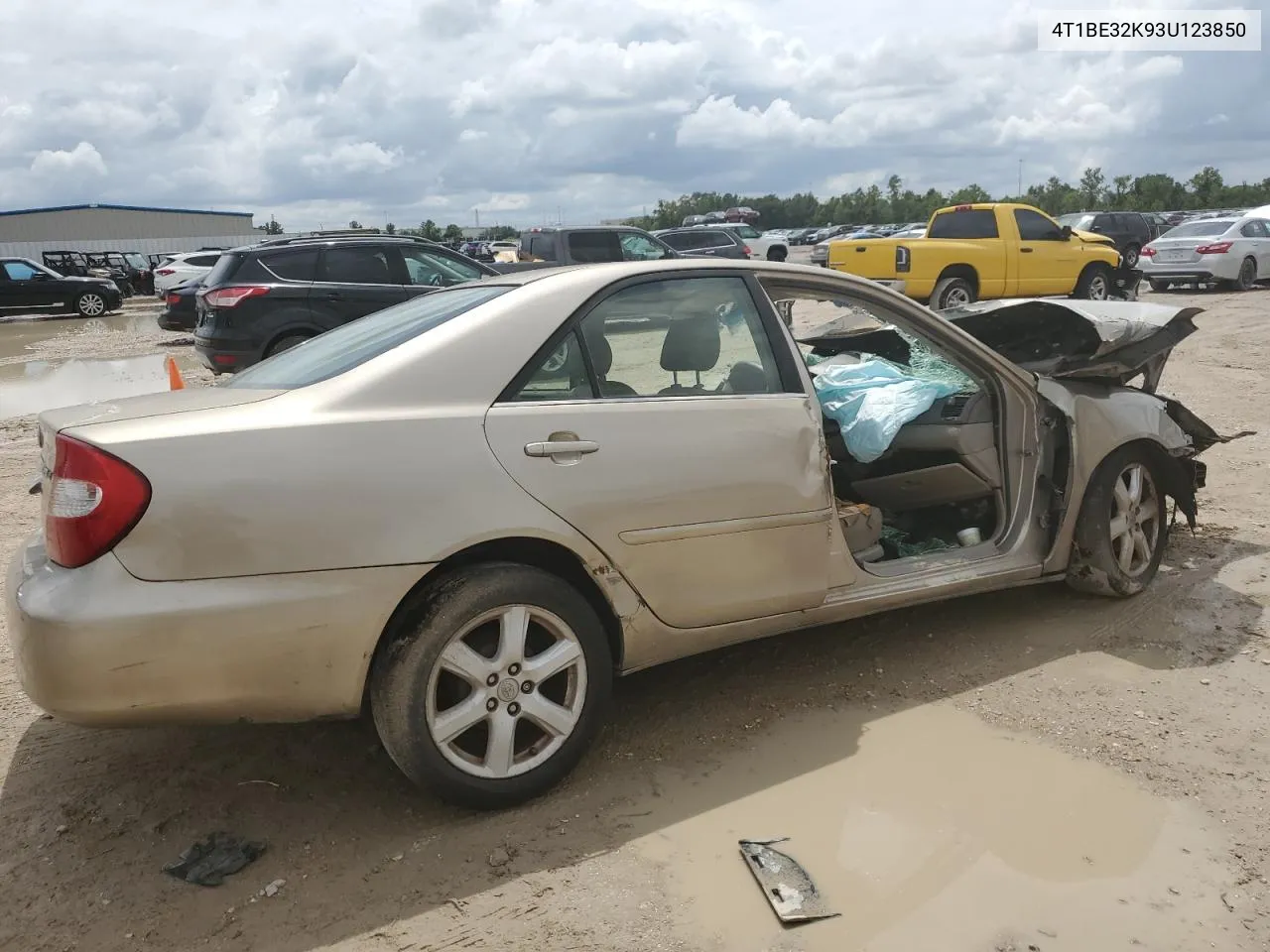 2003 Toyota Camry Le VIN: 4T1BE32K93U123850 Lot: 69199764