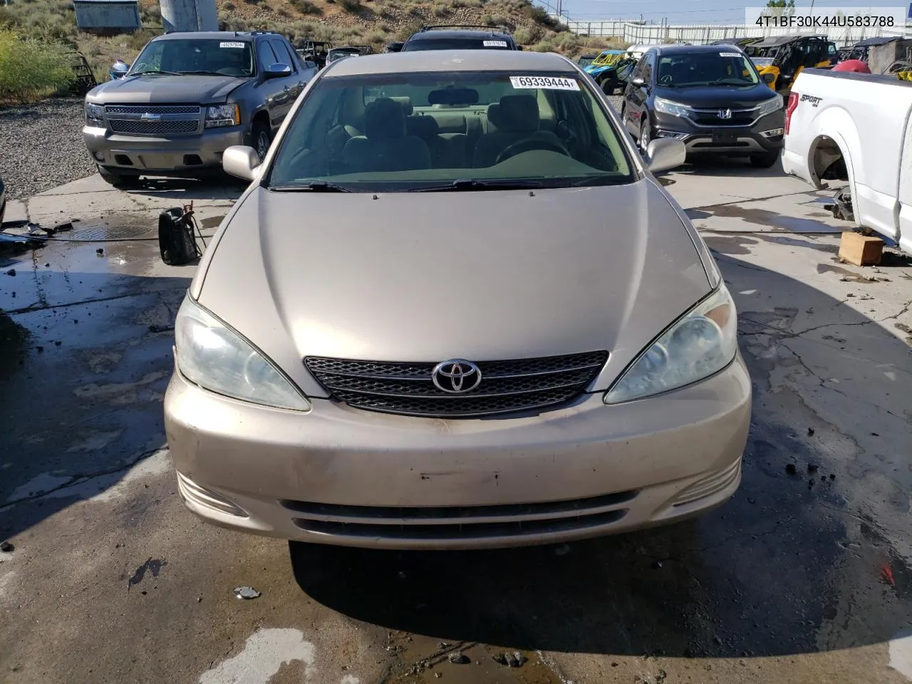 2004 Toyota Camry Le VIN: 4T1BF30K44U583788 Lot: 69339444