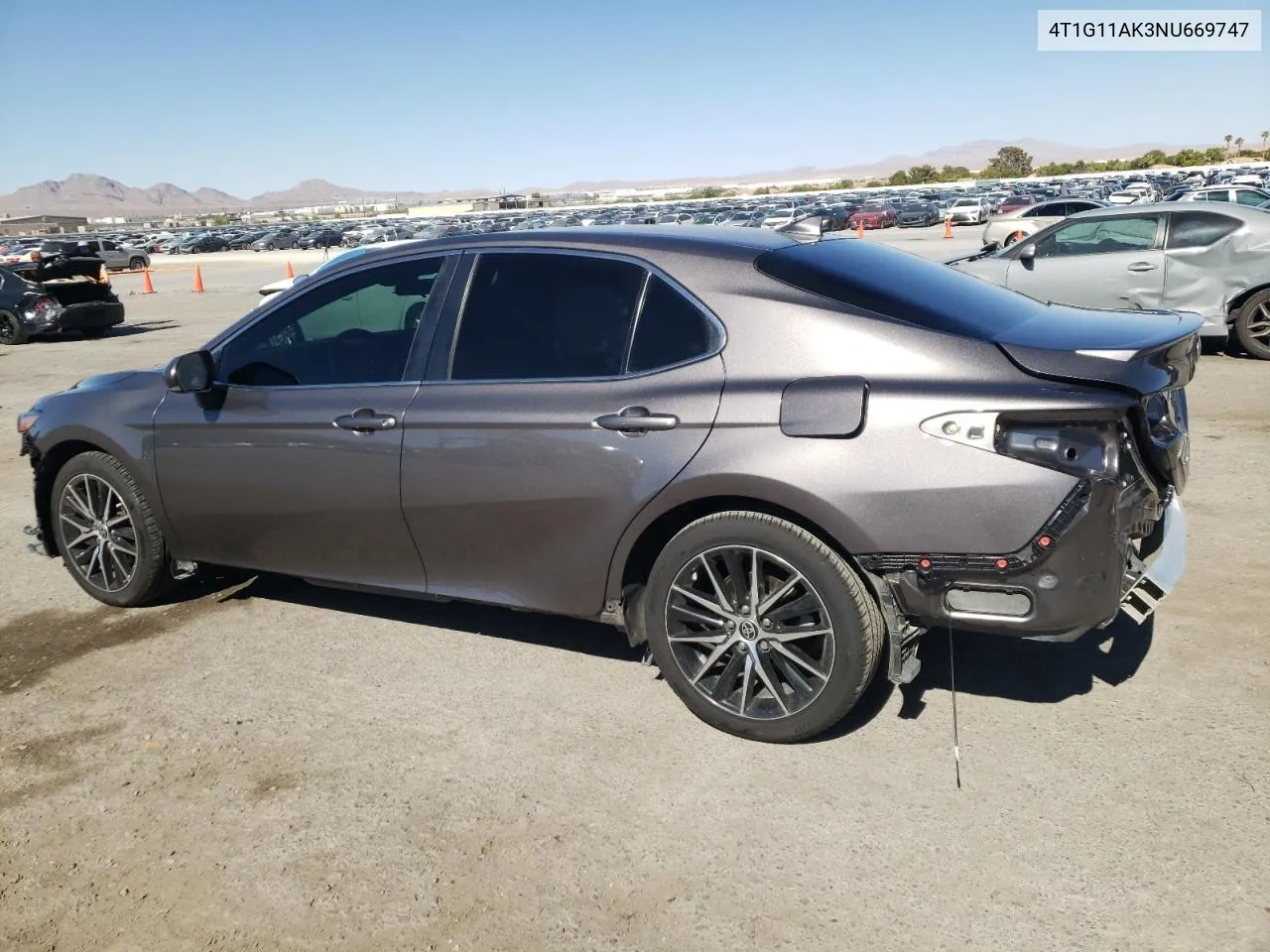 4T1G11AK3NU669747 2022 Toyota Camry Se