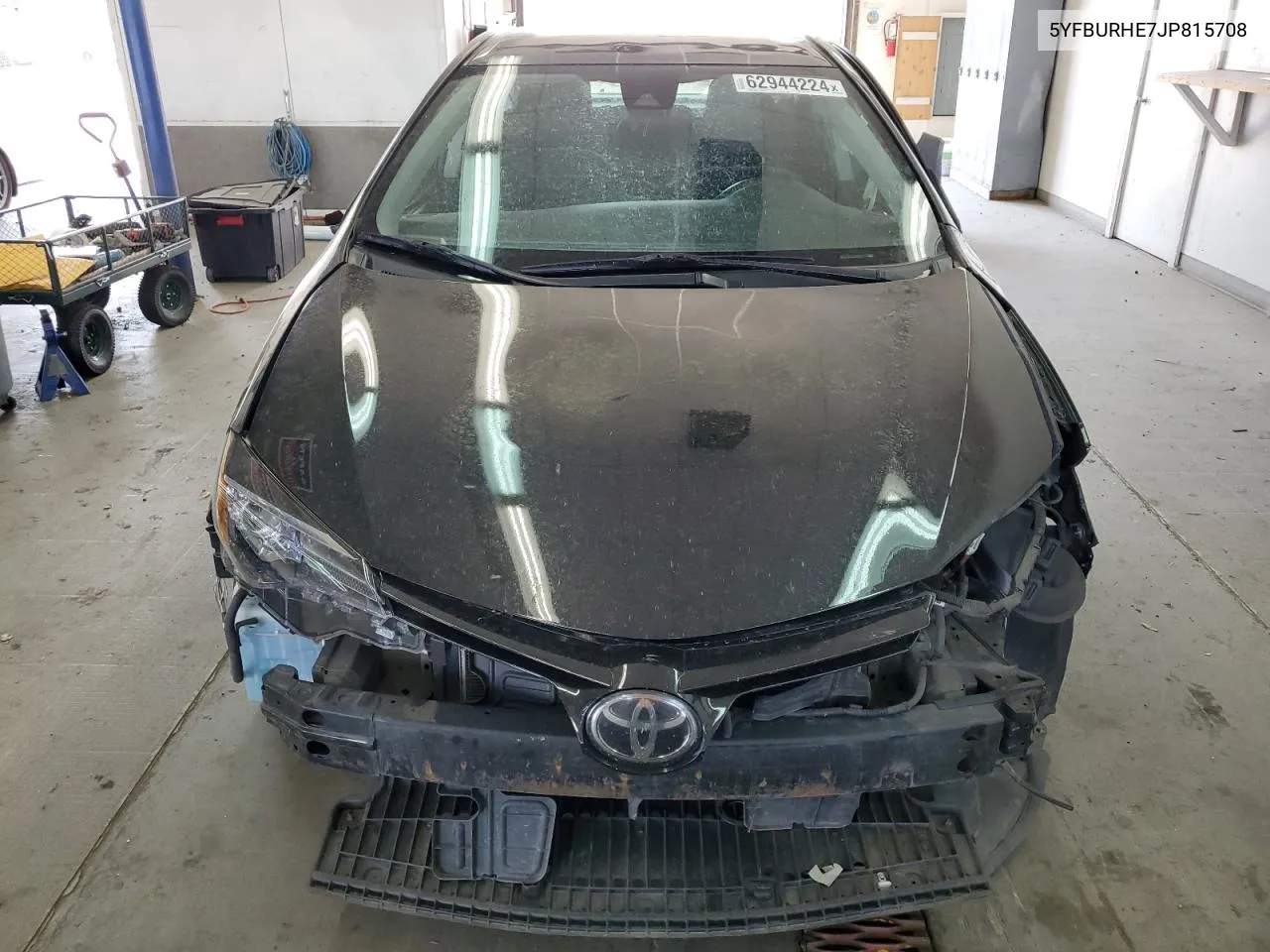 2018 Toyota Corolla L VIN: 5YFBURHE7JP815708 Lot: 62944224