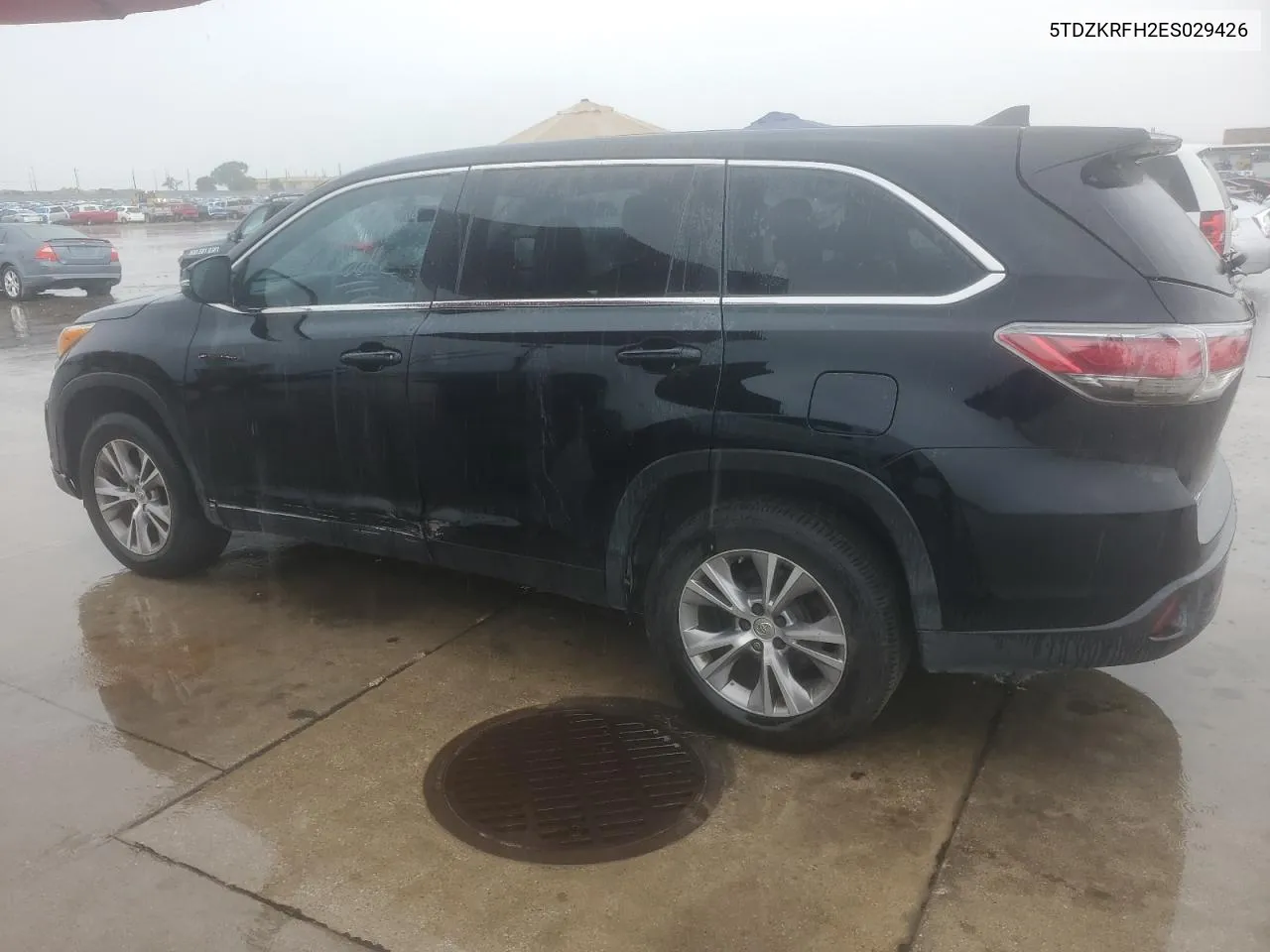 2014 Toyota Highlander Le VIN: 5TDZKRFH2ES029426 Lot: 70042504