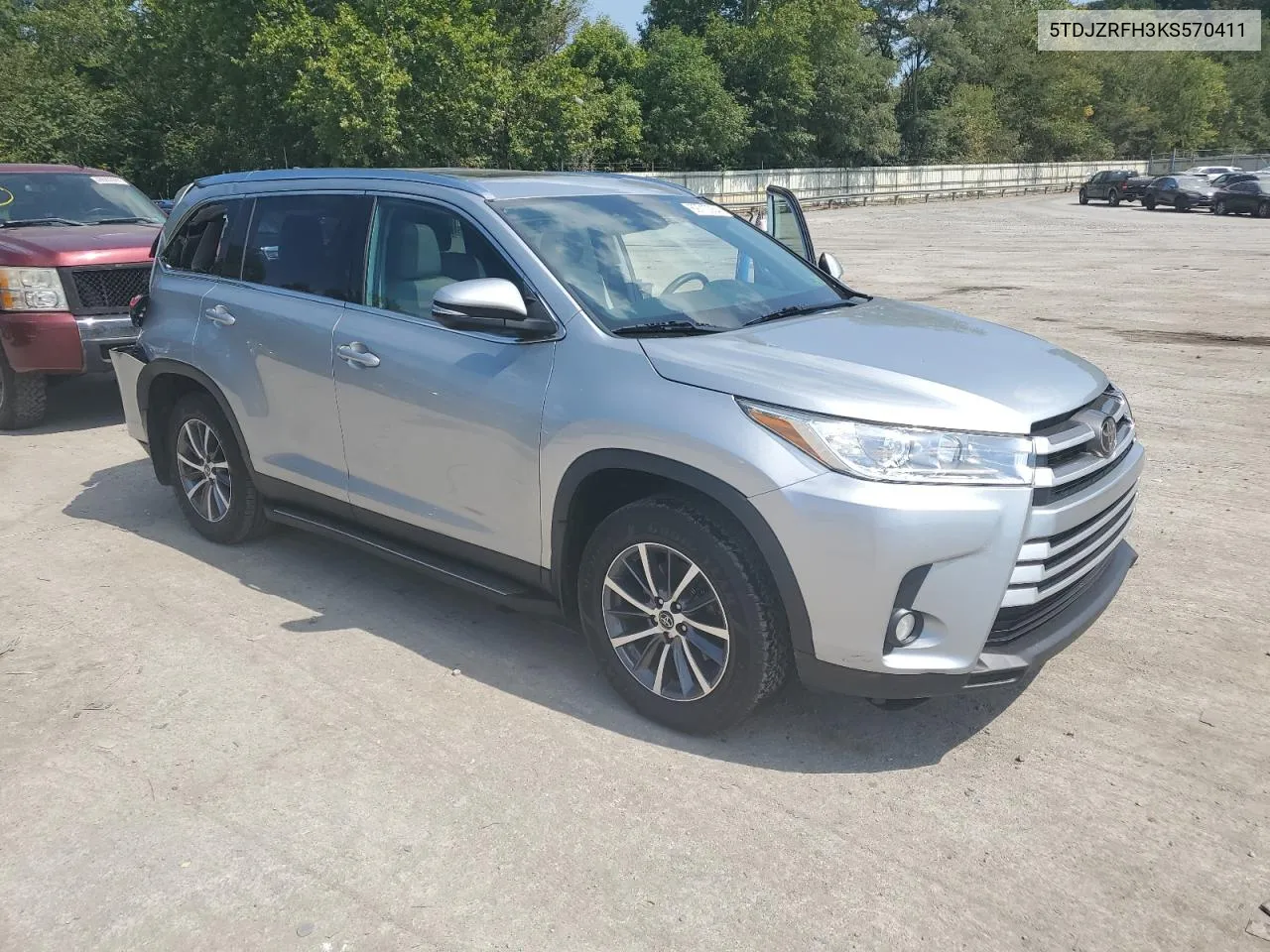 2019 Toyota Highlander Se VIN: 5TDJZRFH3KS570411 Lot: 69710064