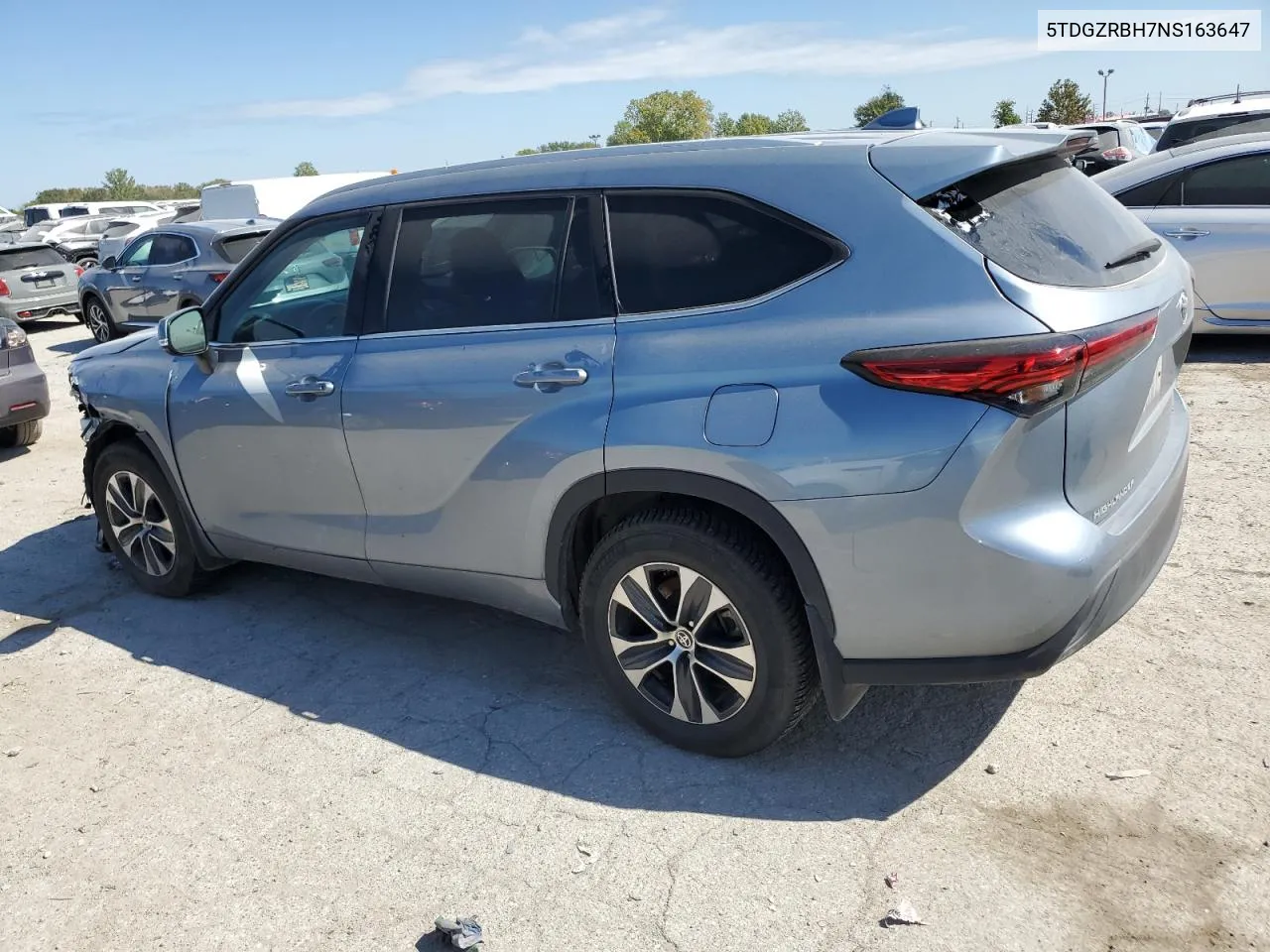 5TDGZRBH7NS163647 2022 Toyota Highlander Xle