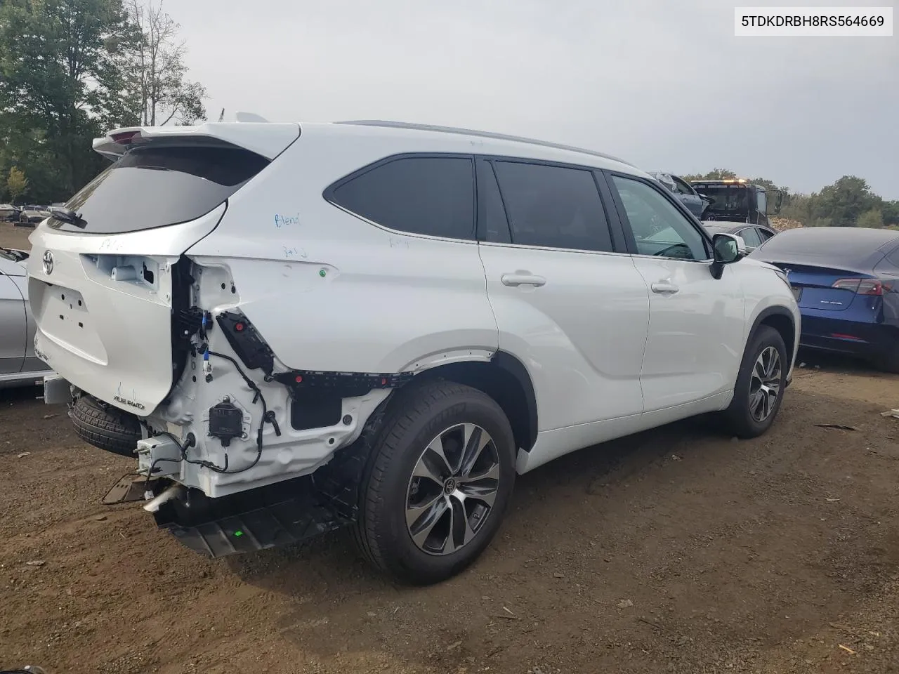 5TDKDRBH8RS564669 2024 Toyota Highlander Le