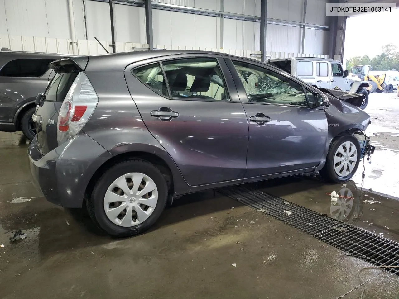 JTDKDTB32E1063141 2014 Toyota Prius C