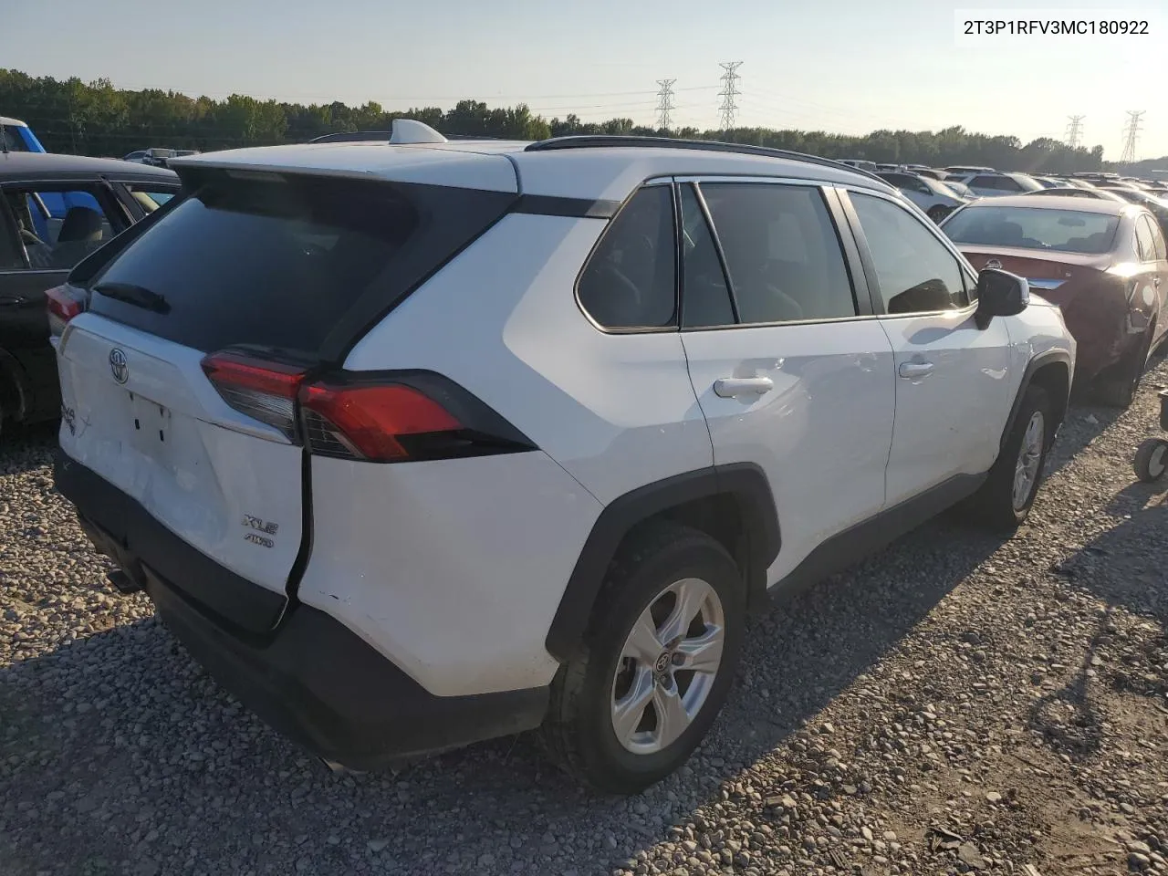 2T3P1RFV3MC180922 2021 Toyota Rav4 Xle