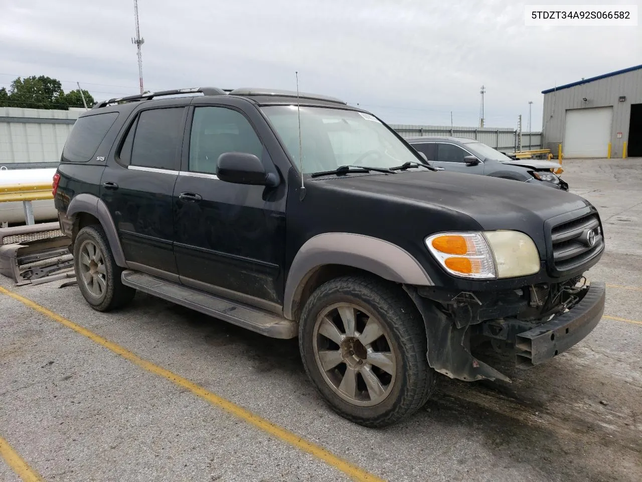 2002 Toyota Sequoia Sr5 VIN: 5TDZT34A92S066582 Lot: 69927384