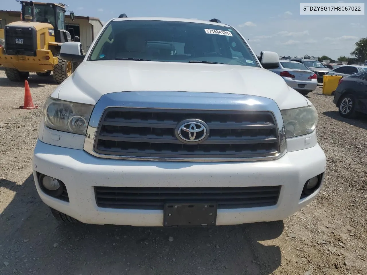 5TDZY5G17HS067022 2017 Toyota Sequoia Sr5