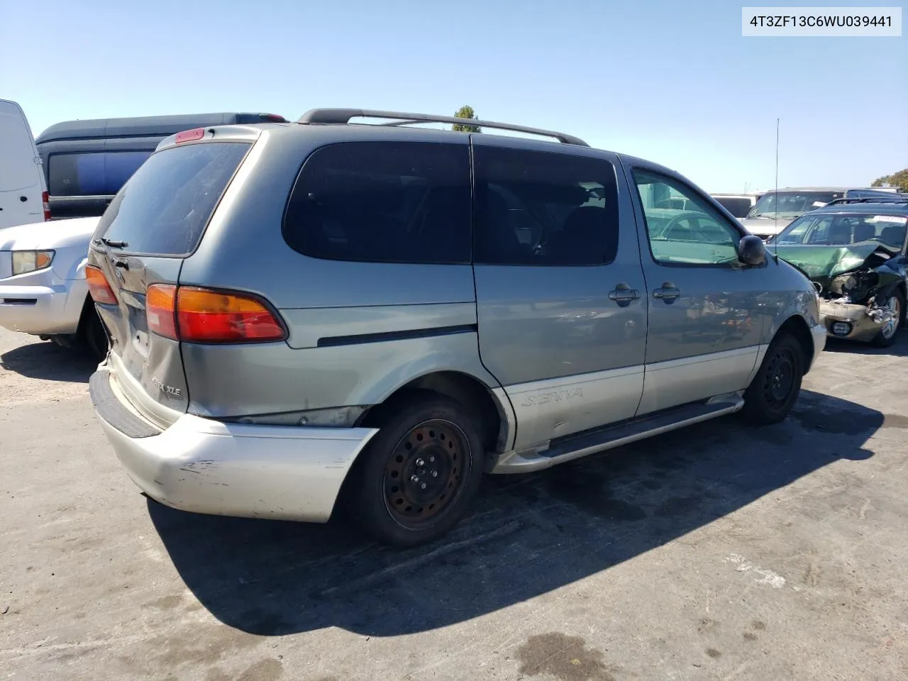 4T3ZF13C6WU039441 1998 Toyota Sienna Le