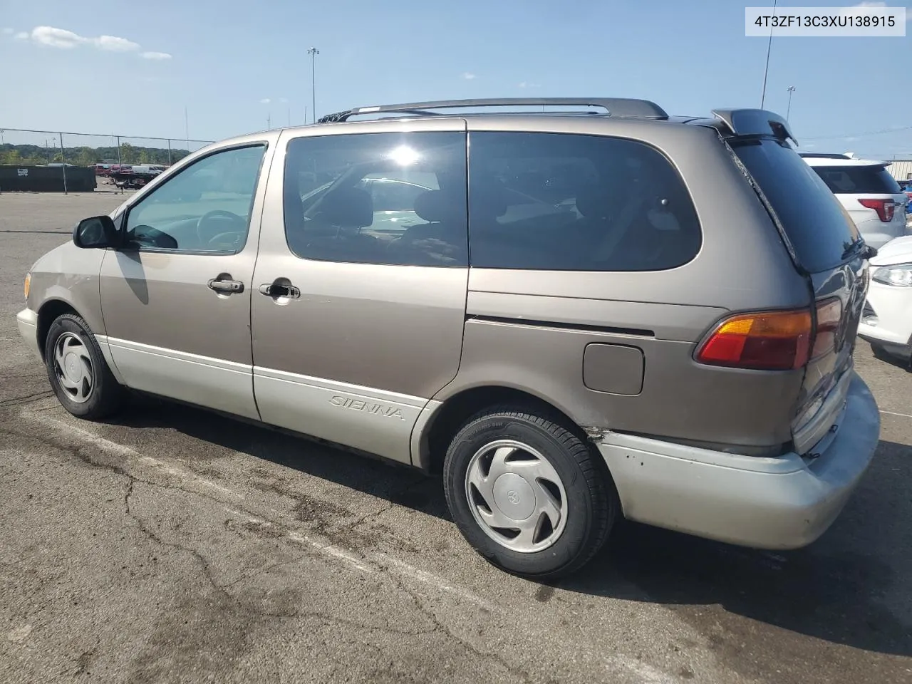 1999 Toyota Sienna Le VIN: 4T3ZF13C3XU138915 Lot: 66358614