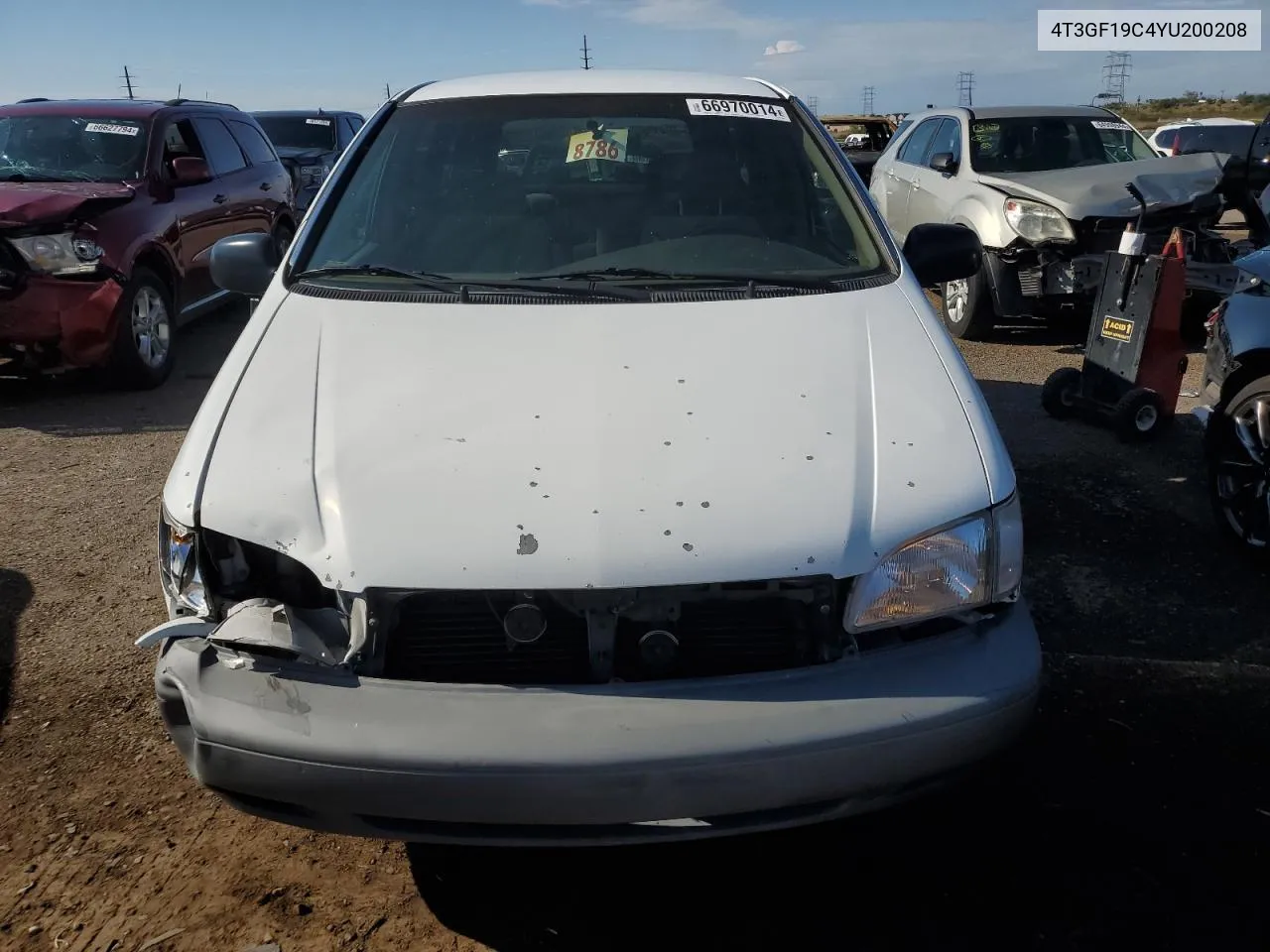 2000 Toyota Sienna Ce VIN: 4T3GF19C4YU200208 Lot: 66970014