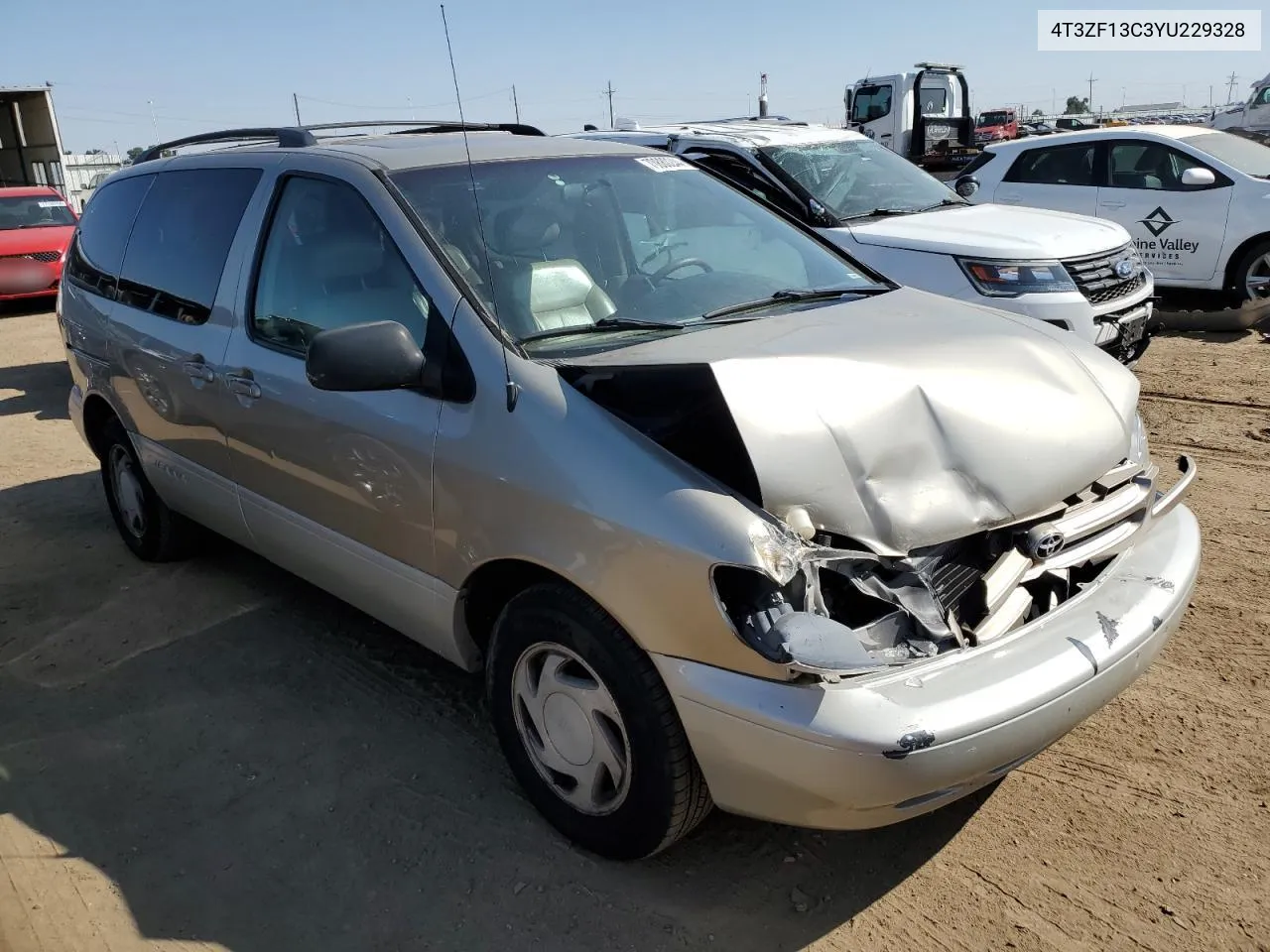 2000 Toyota Sienna Le VIN: 4T3ZF13C3YU229328 Lot: 70880244